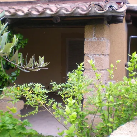 One Bedroom House At Praialonga 200 M Away From The With Enclosed Garden And Wifi
